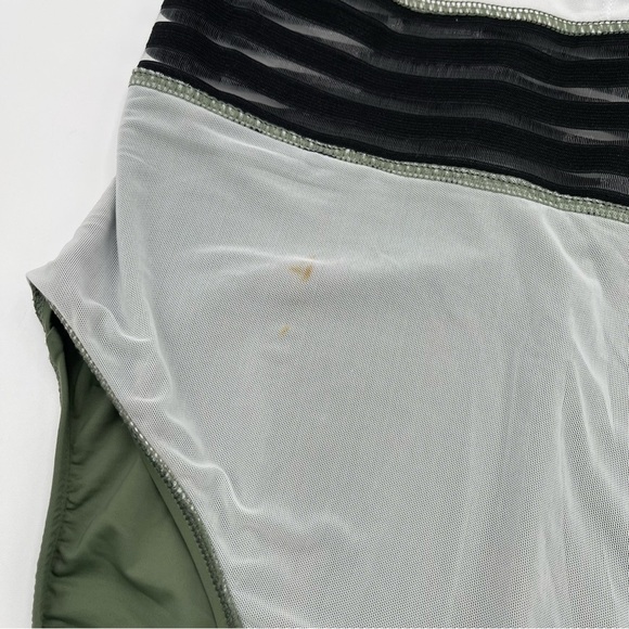 Hilor Women's One Piece Front Crossover Hollow Bathing Suit Size Large NWT - Picture 10 of 12